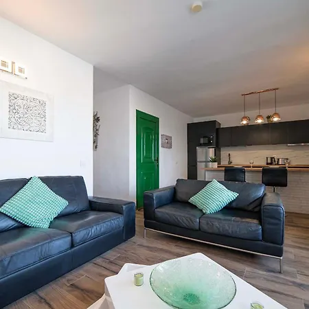 Club Valena 48 Sea Views, Wifi, Close To & Amenities At Matagorda Puerto del Carmen