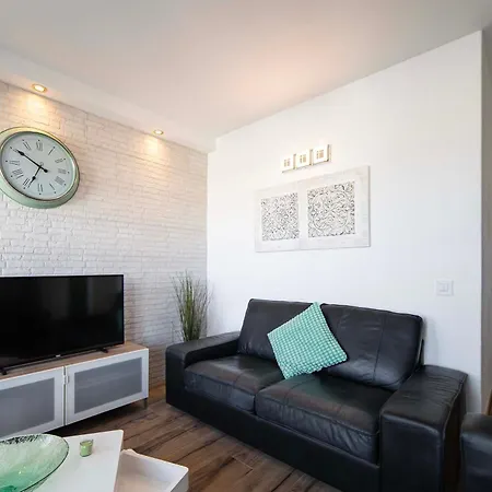 Club Valena 48 Sea Views, Wifi, Close To & Amenities At Matagorda شقة *